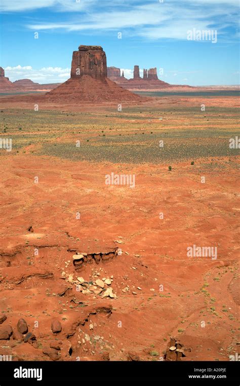 Monument Valley on the border of Arizona and Utah USA Stock Photo - Alamy