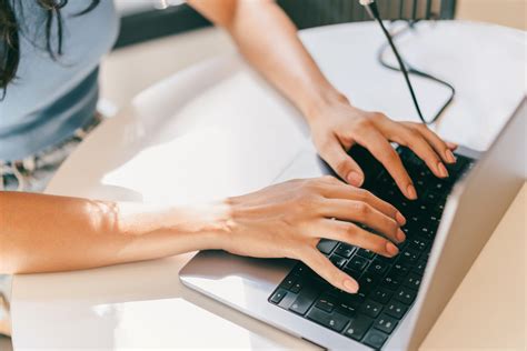 User success: Overcome presentation deadlines with Prezi AI
