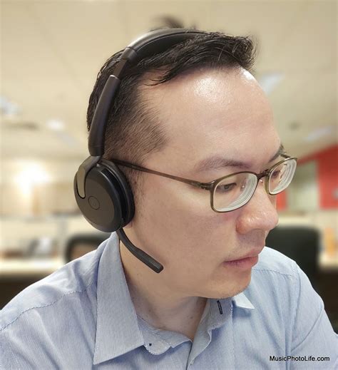 Jabra Evolve2 65 Flex Review: Professional Portable Headset