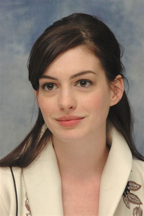 Pin by Jan Merrell on ANNE HATHAWAY | Anne hathaway, Anne hathaway ...