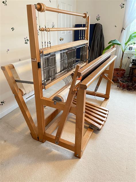 Nilus Leclerc Fanny Floor Loom - Guilford, CT Patch