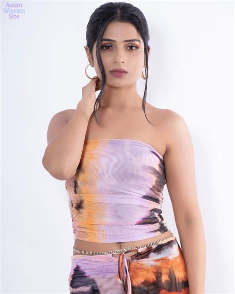 Indian Women: What Makes Them Perfect Girlfriends?