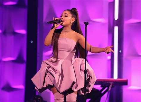 Ariana Grande Grammy Performance