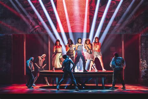 Pop-Musical & JULIA im Stage Operettenhaus in Hamburg - mit Castwechsel