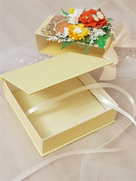 Коробочка для подарка | Flower diy crafts, Creative cards, Crafts