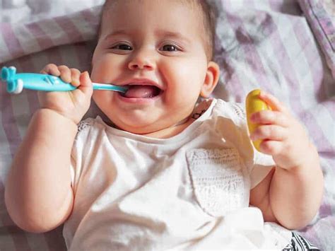 When and How to Brush Baby's Teeth: 5 Easy Tips!