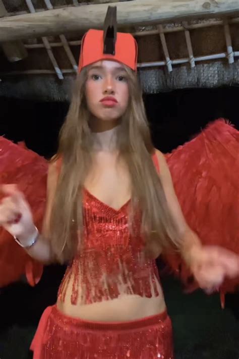 Sydney sweeney euphoria halloween costume | Maddie ziegler angel
