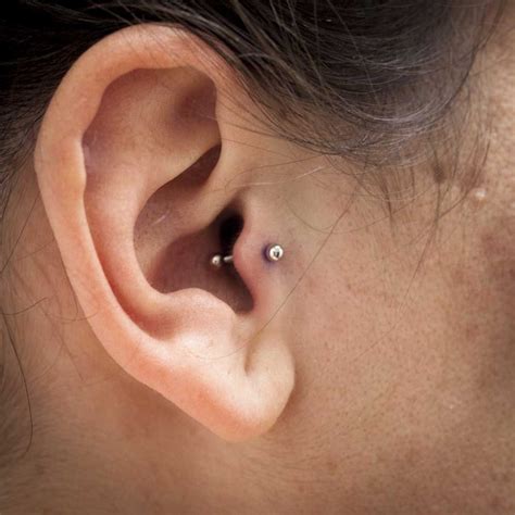Everything you need to know about the tragus cartilage piercing ...