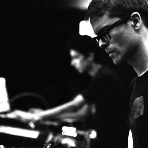 Stream Nitzer Ebb - Join In The Chant (Surgeon Remix) by max.sc ...