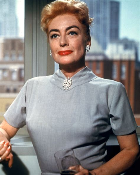 Joan Crawford Used Illegal Baby Broker to Adopt 2 of Her Kids – Story