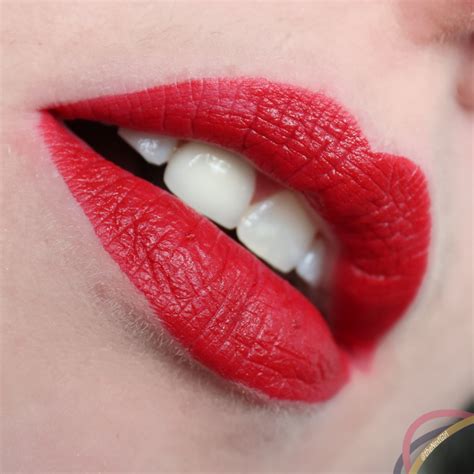 💄 Revolution Satin Kiss Lipsticks || Review