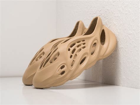 Купить Кроссовки Adidas Yeezy Foam Runner цвет Бежевый купить по цене ...