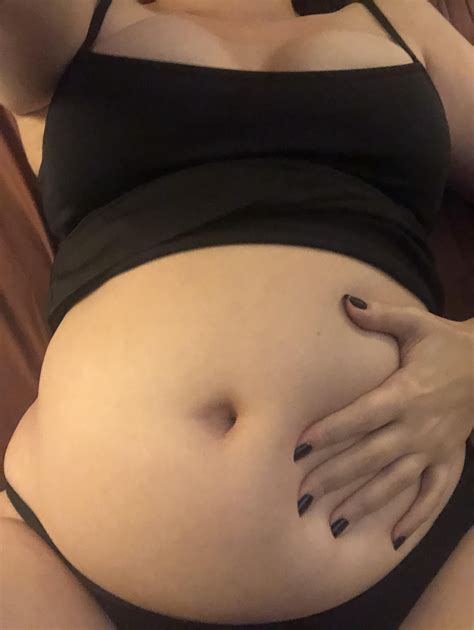 belly play before bed : r/StuffersNSFW