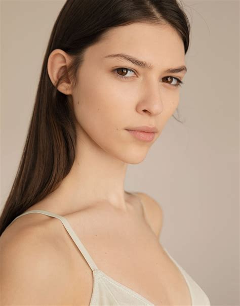 Model: Karina I | MMG Models