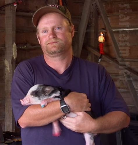 How does Sugar Bear make money? What is his job, work? Honey Boo Boo