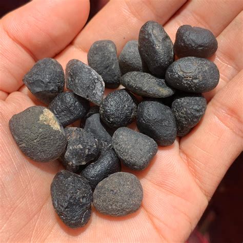 piece  saffordite lemuriacrystalshop