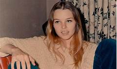 Michelle Phillips Net Worth Financial Status Of The Mama Papas Star