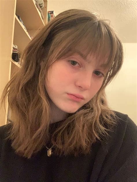 Pin by Aimee on hair | Bangs with medium hair, Haircuts straight hair ...