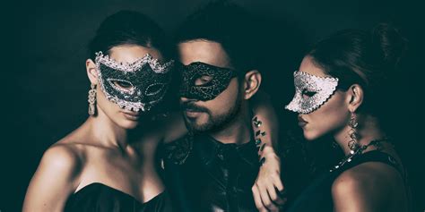 Pre-NYE Masquerade in Los Angeles (December 28)