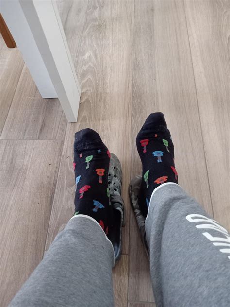 New Pic on my onlyfans, search mysteriousfeet99 and subscribe for free