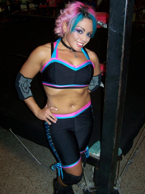 Womens Pro Wrestling: Solo Darling - Pro Lady Wrestlers