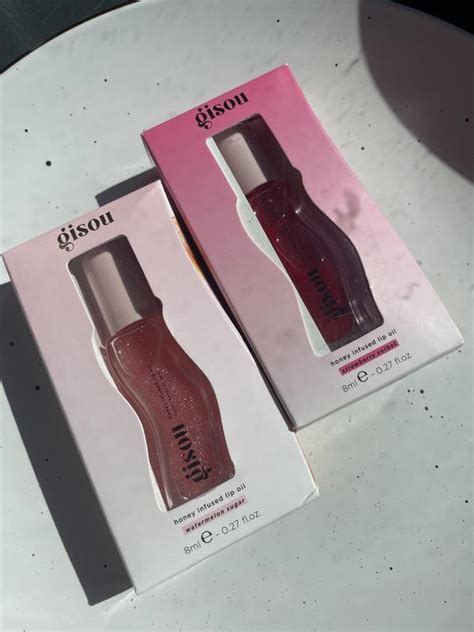 Gisou honey infused hydrating lip oil — цена 1400 грн в каталоге Блеск ...