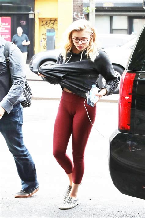 Chloe Grace Moretz camel toe - 9GAG