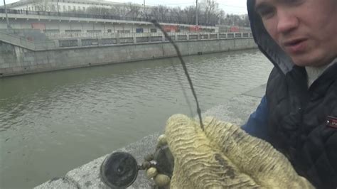 В центре Москвы в реке нашли загадочный пакет на поисковый магнит - YouTube