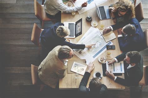 Employee Do's & Don'ts In The Workplace - UELG