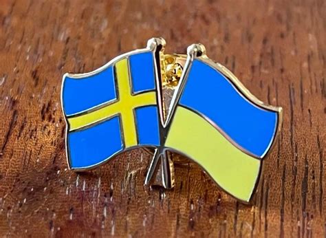 Mikaela on Twitter: "RT @gunnarssonhanna: Ryssland ut ur Ukraina! Den ...