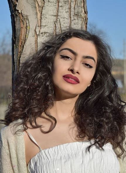 Classify me , im Macedonian girl.
