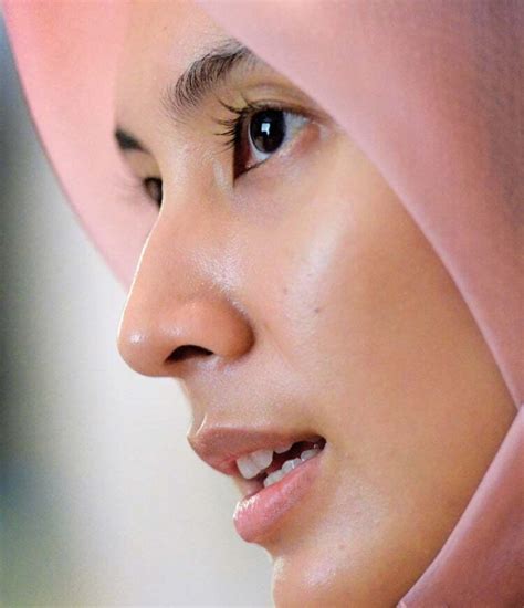 10 Hot Sexy Nurul Izzah Anwar Bikini Pics