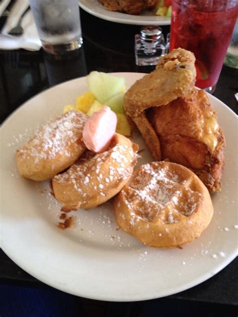 Fried chicken and waffles from Melba's in Harlem. [1136x640] : FoodPorn