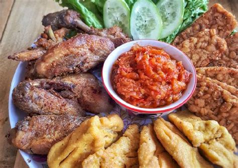 resep ayam goreng mbok berek oleh iis ismatullah cookpad