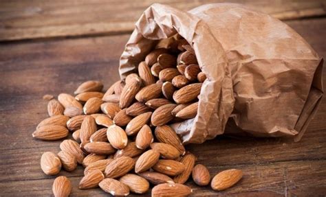 Миндаль – польза для здоровья и похудения, свойства миндального молока ...