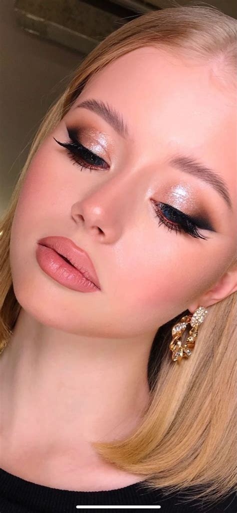 Растушеванная стрелка | Eye makeup, Beauty, Makeup