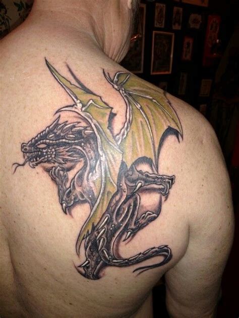 Dragon on shoulder | Dragon tattoo, Tattoos, Animal tattoo