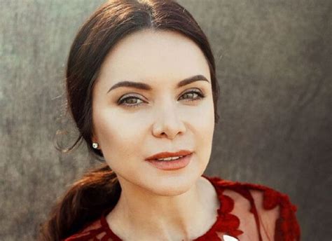 Лілія Подкопаєва вразила молодим виглядом у сукні з українським духом ...