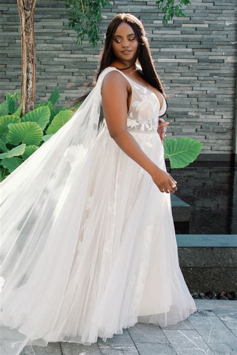 women's plus size wedding dress 10