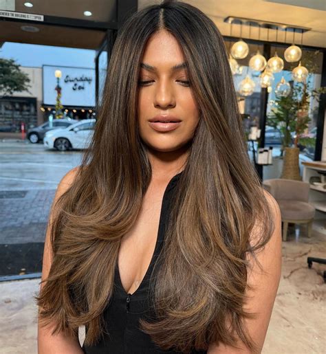 A hair expert explains how to get the perfect bronze hair color 17