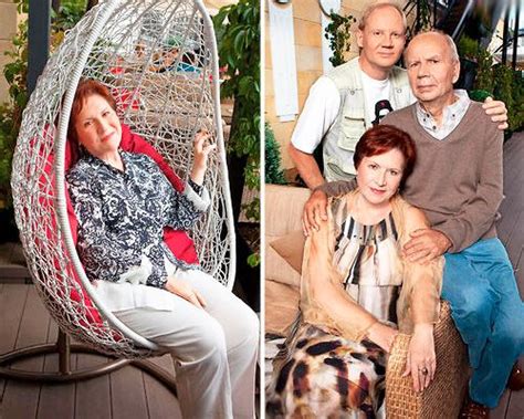 Елена Прибрежецкая (Пуговкина) с мужем и сыном | Hanging chair, Family