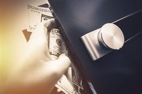 risks consequences  hiding assets  divorce dads divorce