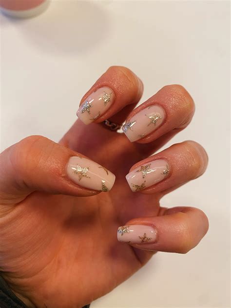 pink nails with star 5