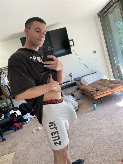 The Emileexo OnlyFans Leak: A Timeline Of The Scandal Experts Uncovered Image 15