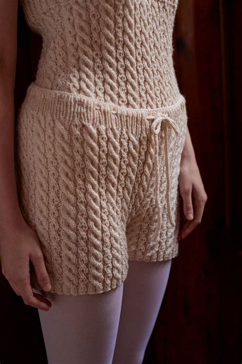 Novita Huviretki: Piruetti cabled shorts
