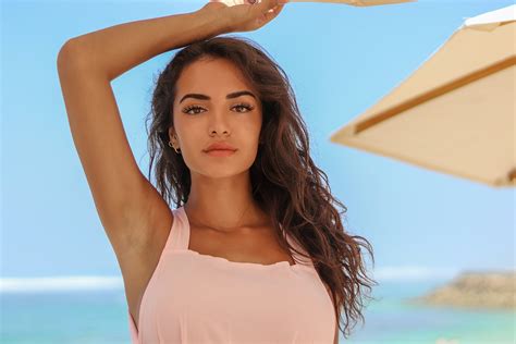 1500+ Big Breast Pictures | Download Free Images on Unsplash