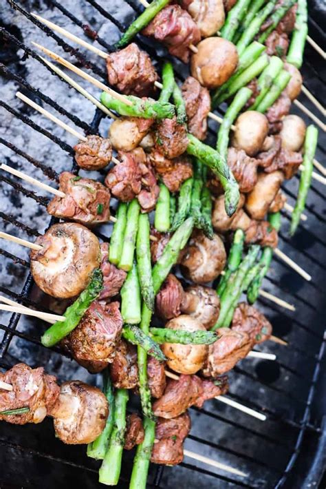 Steak Skewers with Mushrooms and Asparagus - Razzle Dazzle Life