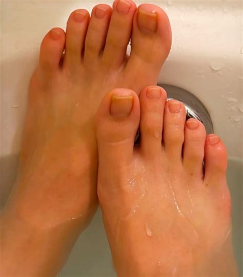 NaturalisToes | Reddit: Mathema-Kitten | Instagram