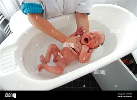 newborn baby  bath  steps  bathe  newborn baby  japanese