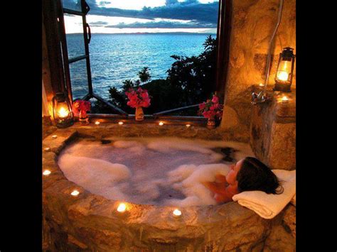 Relaxing and romantic setting - bubble bath for two with a view in